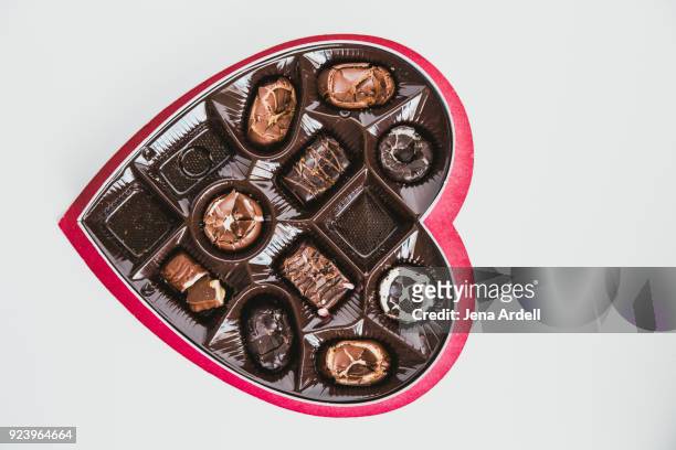 relationship difficulties no people - box of chocolate stockfoto's en -beelden