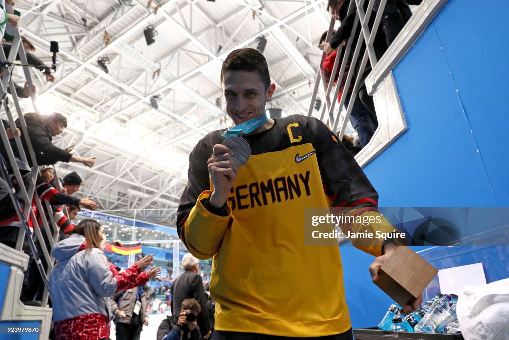 Ice Hockey - Winter Olympics Day 16