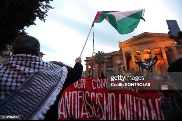 The protesters during the anti-fascist march in Palermo organized by the ANPI, the left forces and the social centers.