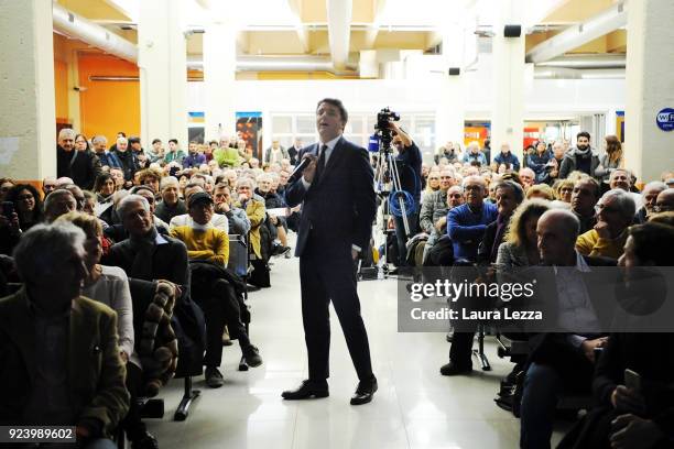 The Italian politician and leader of the Democratic Party Matteo Renzi holds a political rally in the audience on February 24, 2018 in Livorno,...