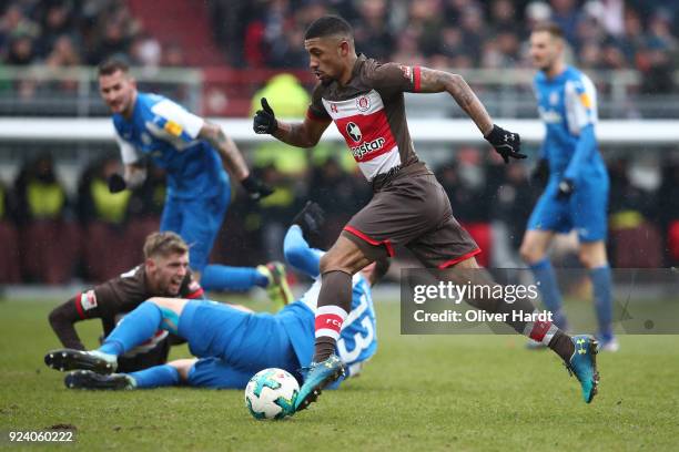 Jeremy Dudziak of Hamburg in action during the Second Bundesliga match between FC St. Pauli and Holstein Kiel at Millerntor Stadium on February 25,...