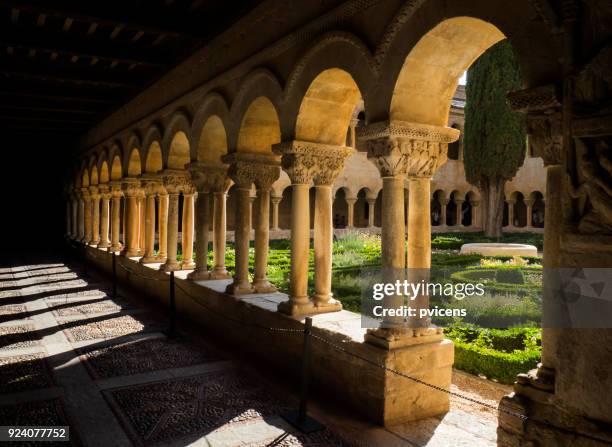 cloister - romanesque stock pictures, royalty-free photos & images