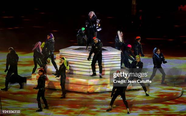 Cl75 Rapper 75 Cl (Rapper) Stock Photos, High-Res Pictures, and Images - Getty Images