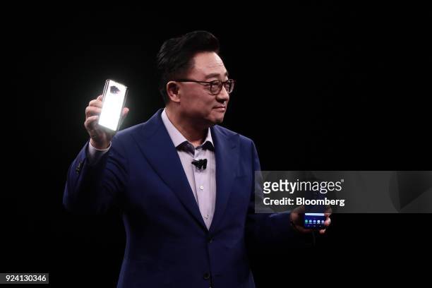 Koh, president of mobile communications at Samsung Electronics Co., presents the Galaxy S9 and S9+ smartphones during a Samsung Electronics Co....