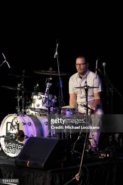 Drummer Patrick Wilson of Weezer performs on SIRIUS XM's "Artist Confidential" series at the SIRIUS XM Studio on October 27, 2009 in New York City.