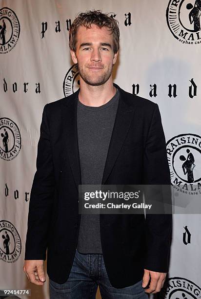 Actor James Van Der Beek arrives at the grand opening of "Pandora" at Vibiana on October 27, 2009 in Los Angeles, California.