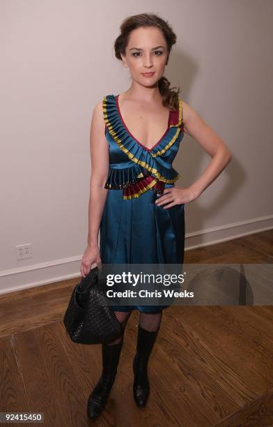 Actress Rachael Leigh Cook attends a dinner hosted by Corey Lynn Calter presenting her Spring 2010 collection on October 27, 2009 in Los Angeles,...