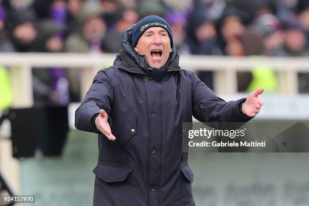 Rolando Maran manager of AC Chievo Verona gestures during the serie A match between ACF Fiorentina and AC Chievo Verona at Stadio Artemio Franchi on...