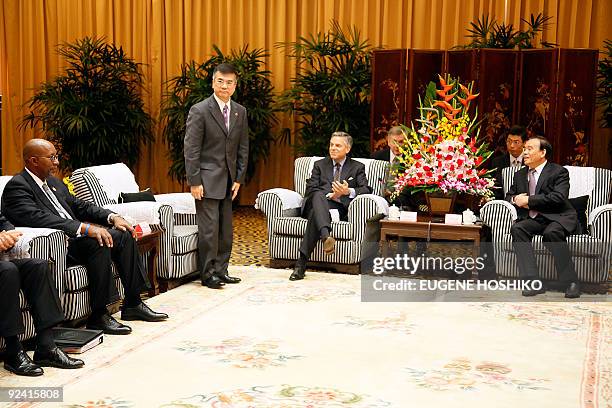 Trade Representative Ron Kirk , US Commerce Secretary Gary Locke , US Ambassador Jon Huntsman and Zhejiang Provincial Governor Lu Zushan are...