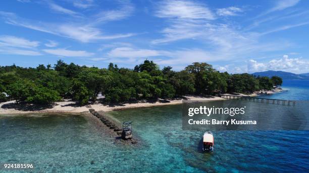 bunaken island. - sulawesi norte imagens e fotografias de stock