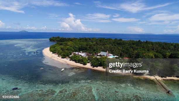 bunaken island. - sulawesi norte imagens e fotografias de stock