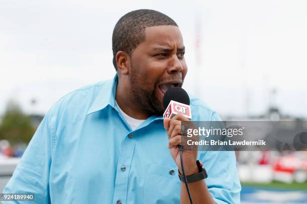 American actor and comedian Kenan Thompson gives the command to start engines prior to the Monster Energy NASCAR Cup Series Folds of Honor QuikTrip...