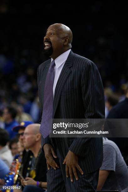 Clipper Assistant 215 Woodson Warriors Photos & High Res Pictures - Getty Images
