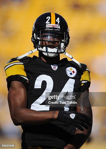 Ike Taylor of the Pittsburgh Steelers warms up prior to an NFL game against the Minnesota Vikings, October 25 at Heinz Field in Pittsburgh...