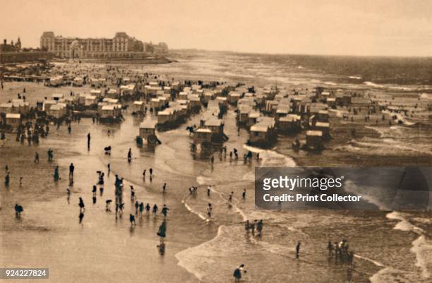 'General View of the Strand at Bath-time', c1928. From Ostende. [Ern. THILL, Bruxelles] Artist Unknown.