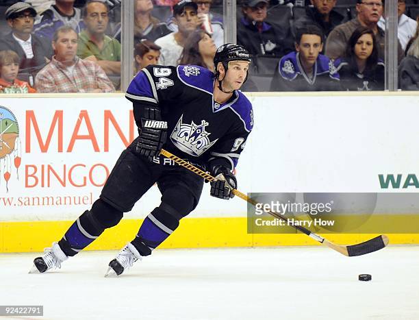 Ryan Smyth of the Los Angeles Kings turns up ice against the Columbus Blue Jackets during the game at the Staples Center on October 25, 2009 in Los...