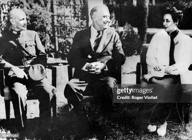 Cairo Conference, November 1943. From left to right: Franklin Roosevelt , president of the United States, between Chiang Kai-Shek , Chinese statesman...