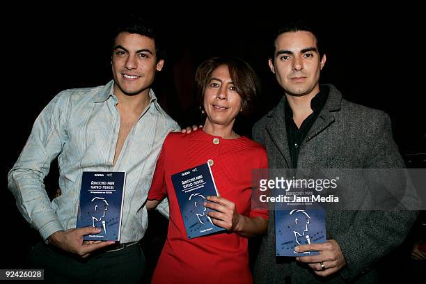 The Mexican actor and singer Carlos Augusto , writer Claudia Romero and Ernesto Dalessio during the launch of the Book 'Audiciones para Teatro...