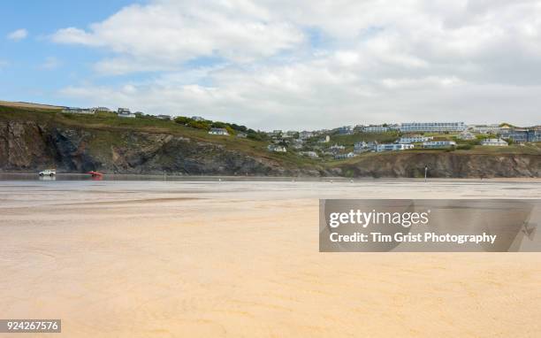 mawgan porth beach, cornwall - mawgan porth stock pictures, royalty-free photos & images