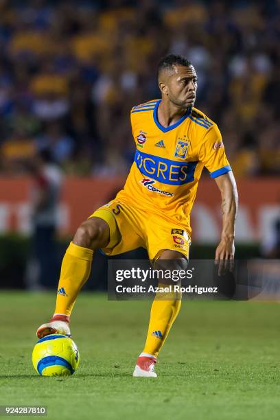 Rafael De Souza of Tigres controls the ball during the 9th round match between Tigres UANL and Morelia as part of the Torneo Clausura 2018 Liga MX at...