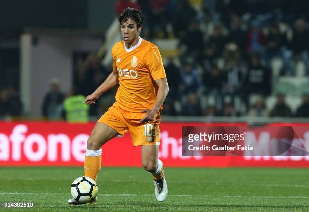 Porto midfielder Oliver Torres from Spain in action during the Portuguese Primeira Liga match between Portimonense SC and FC Porto at Estadio...