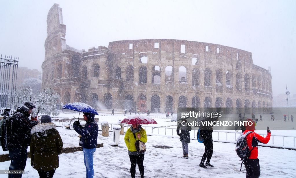 ITALY-WEATHER-ROME-SNOW