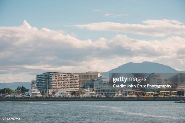 cairns hotels - promenade stockfoto's en -beelden