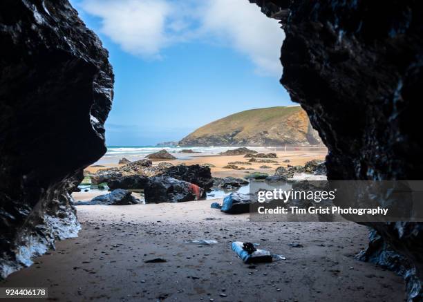 mawgan porth beach and cliffs - mawgan porth stock pictures, royalty-free photos & images