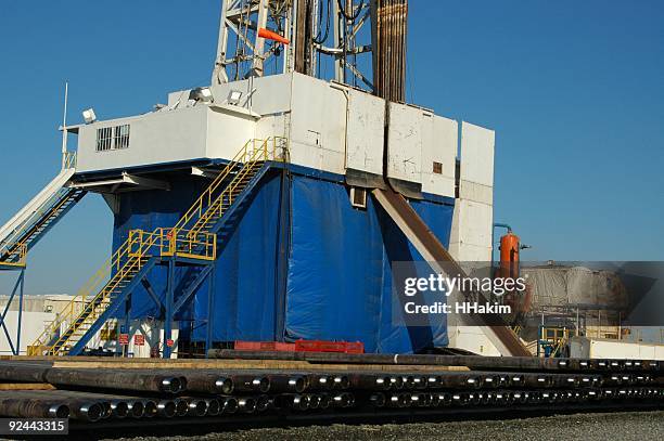 Oil Rig Threaded Pipe Threaded Piping Photos and Premium High Res Pictures - Getty Images