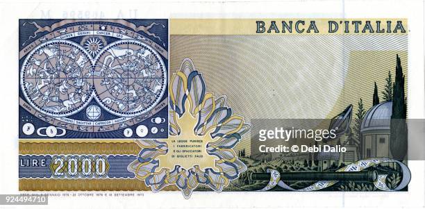 banca d'italia 2000 lire galileo note back - banca ditalia stock pictures, royalty-free photos & images