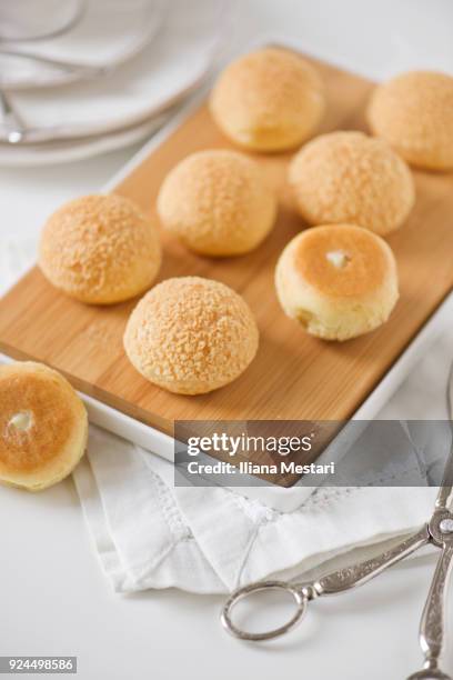 french cream puffs - eclairs stock pictures, royalty-free photos & images