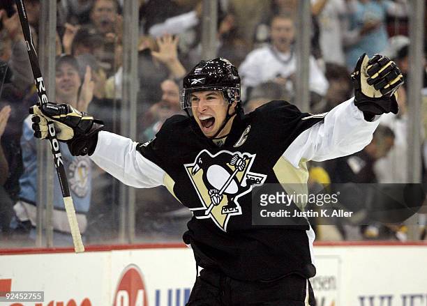 Sidney Crosby of the Pittsburgh Penguins celebrates his first period goal against the Montreal Canadiens at Mellon Arena on October 28, 2009 in...