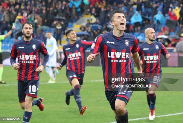 Crotone's Croatian forward Ante Budimir celebrates after scoring with teammates during the Italian Serie A football match FC Crotone vs SPAL on...