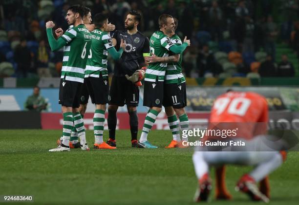 Sporting CP players celebrate the victory at the end of the Primeira Liga match between Sporting CP and Moreirense FC at Estadio Jose Alvalade on...