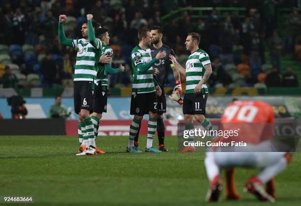 Sporting CP players celebrate the victory at the end of the Primeira Liga match between Sporting CP and Moreirense FC at Estadio Jose Alvalade on...
