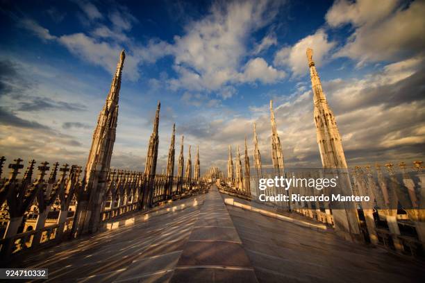 final level - cattedrale foto e immagini stock