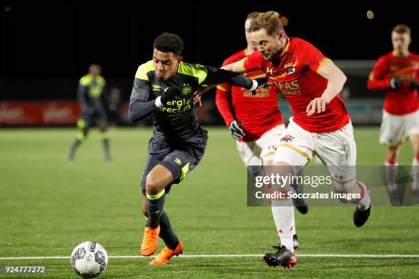 Donyell Malen of PSV U23, Rens van Eijden of AZ Alkmaar U23 during the Dutch Jupiler League match between AZ Alkmaar U23 v PSV U23 at the AFAS...