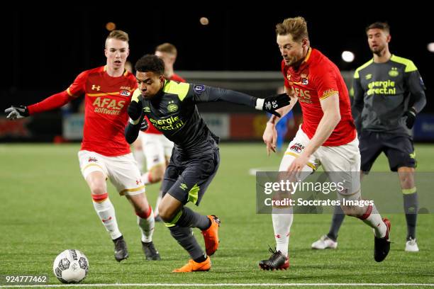 Donyell Malen of PSV U23, Rens van Eijden of AZ Alkmaar U23 during the Dutch Jupiler League match between AZ Alkmaar U23 v PSV U23 at the AFAS...
