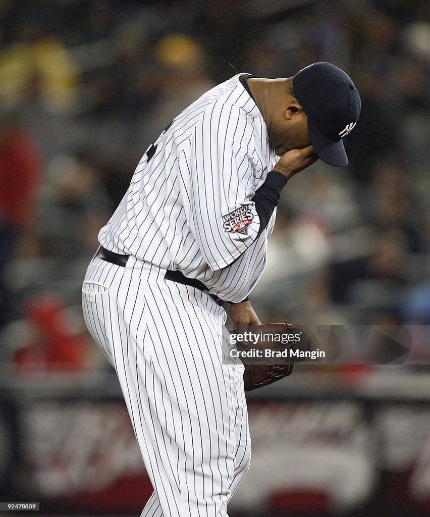 Philadelphia Phillies v New York Yankees, Game 1