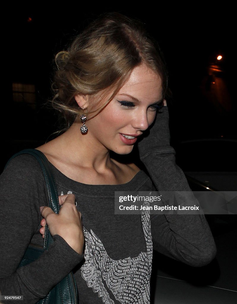 Celebrity Sightings In Los Angeles - October 28, 2009