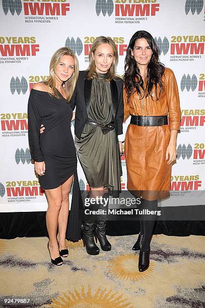 Actress Angie Harmon arrives with Joyce Azria and Lubov Azria at the 2009 International Womens Media Foundation's 'Courage In Journalism' Awards,...