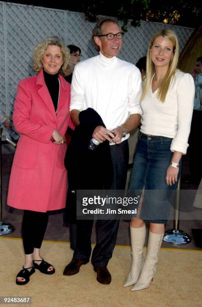 Gwyneth Paltrow with parents Bruce Paltrow and Blythe Danner