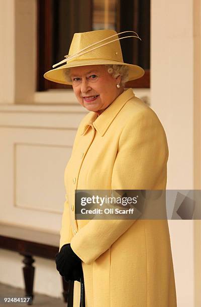 Queen Elizabeth II bids farewell to the President of the Republic of India, Prathibha Devi Singh Patil , in the grounds of Buckingham Palace on...