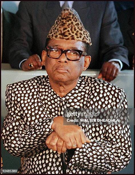 Attitude du President zairois Mobutu Sese Seko lors de la conference de presse commune le 04MAI97 avec le chef des rebelles zairois Laurent Desire...