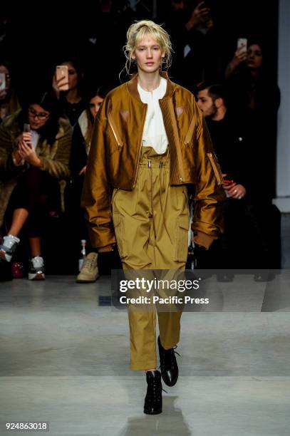 Atsushi Nakashima presents the Fall/Winter 2018-19 collection at Milan Fashion Week.