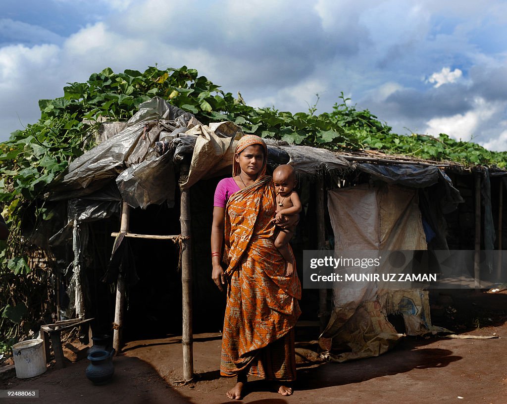 TO GO WITH AFP STORY "Bangladesh-climate