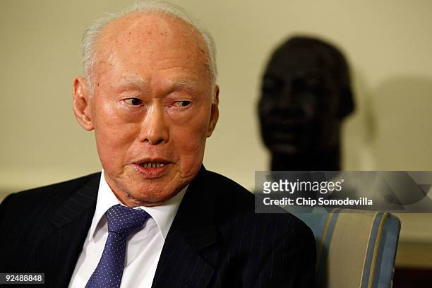 Minister Mentor Lee Kuan Yew of Singapore makes brief remarks after meeting with President Barack Obama in the Oval Office at the White House October...
