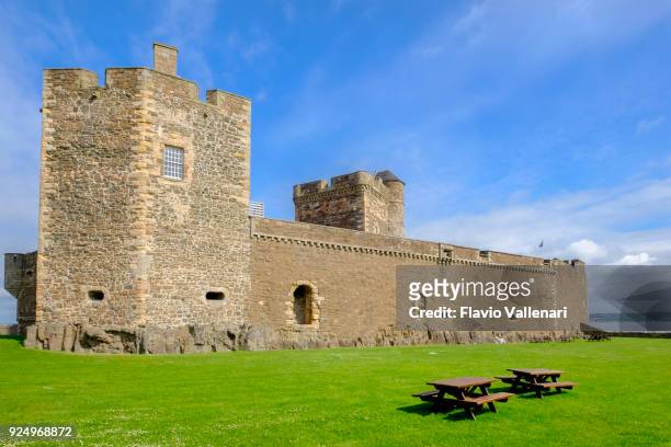 castelo de blackness, firth de forth - escócia - scozia - fotografias e filmes do acervo