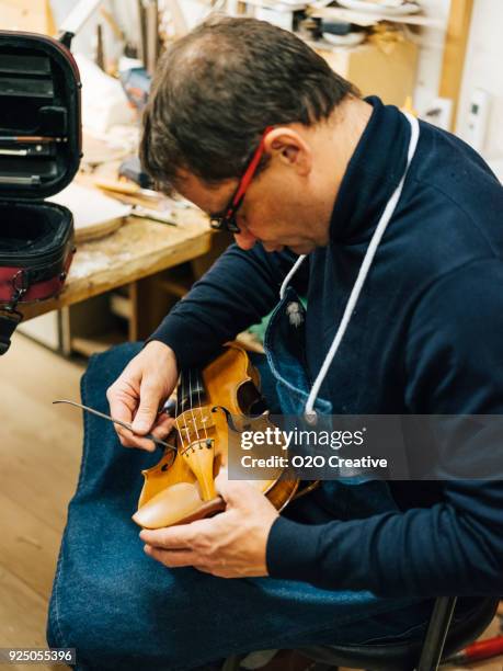 Folk Instrument Luthiers 2,039 Traditional Violin Stock Photos, High-Res Pictures, and Images ...