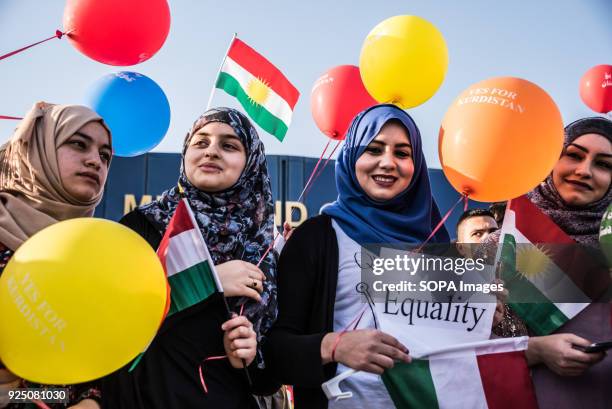 Kurds protest peacefully against the closure of their international airports to all international flights by the Iraqi government. Erbil airport has...